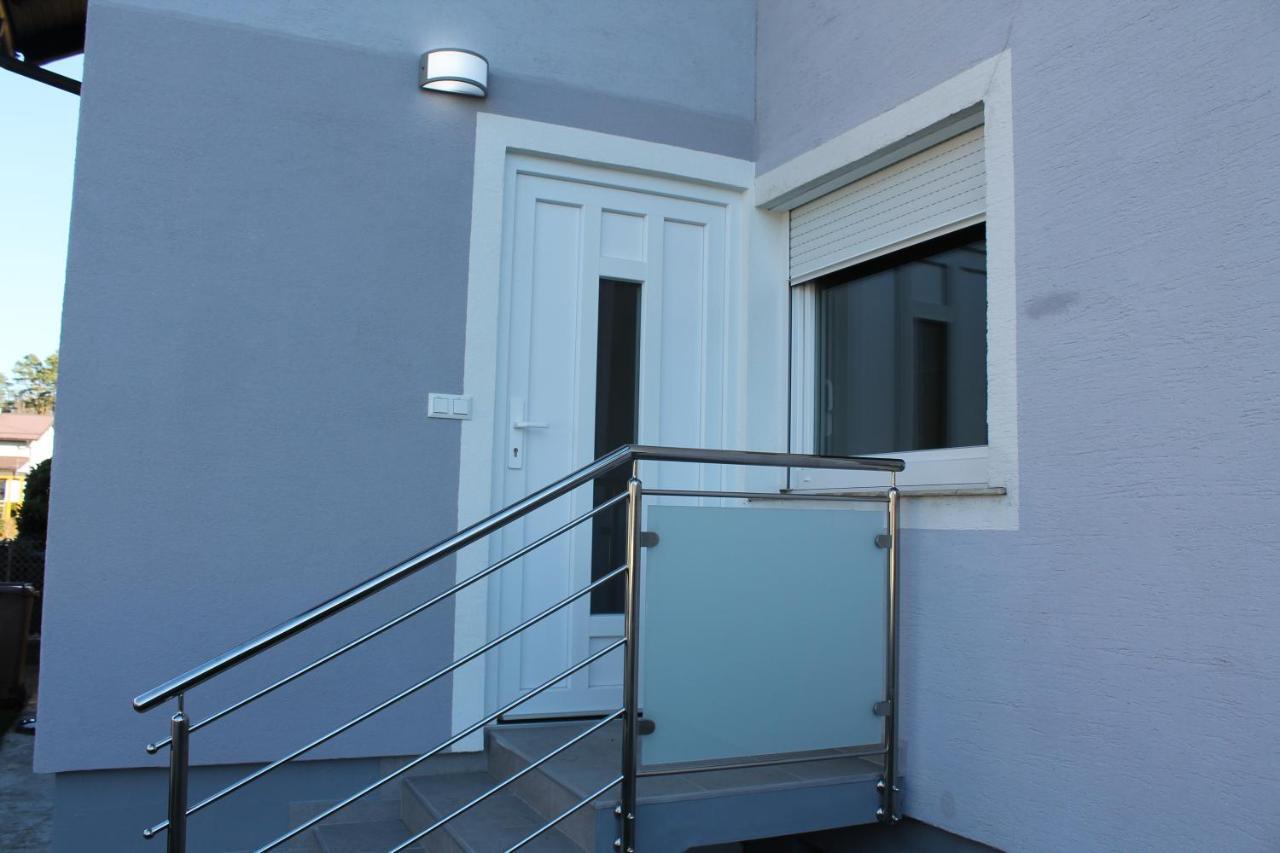 Petite Apartment Μαριμπόρ Εξωτερικό φωτογραφία